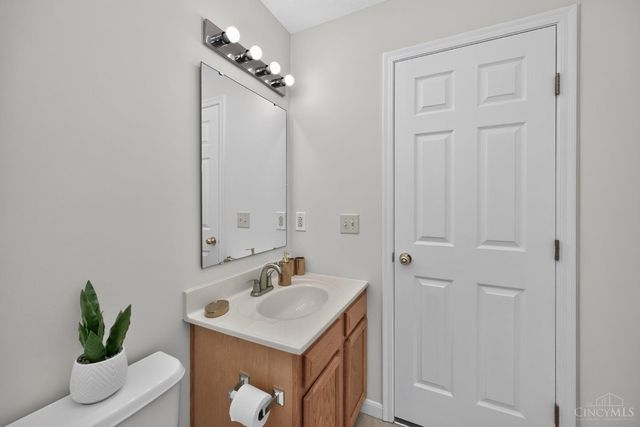 204 Lights Pointe Court, New Richmond, OH 45157