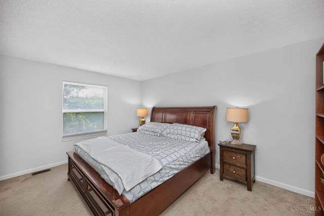 204 Lights Pointe Court, New Richmond, OH 45157