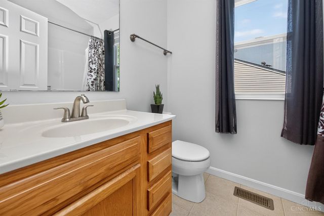 204 Lights Pointe Court, New Richmond, OH 45157