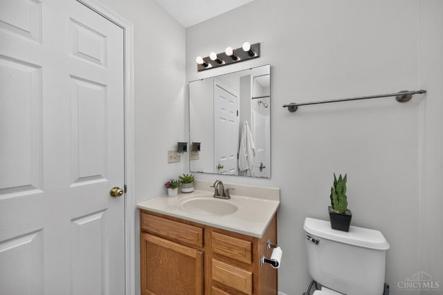 204 Lights Pointe Court, New Richmond, OH 45157