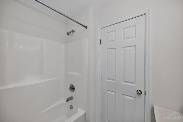 204 Lights Pointe Court, New Richmond, OH 45157