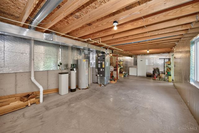 204 Lights Pointe Court, New Richmond, OH 45157