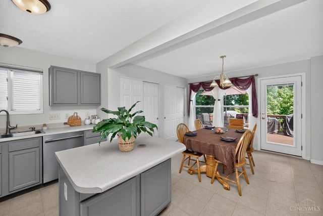 204 Lights Pointe Court, New Richmond, OH 45157