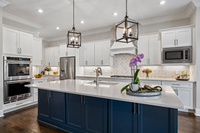 3012 Littlebury Park Dr, Thompsons Station, TN 37179