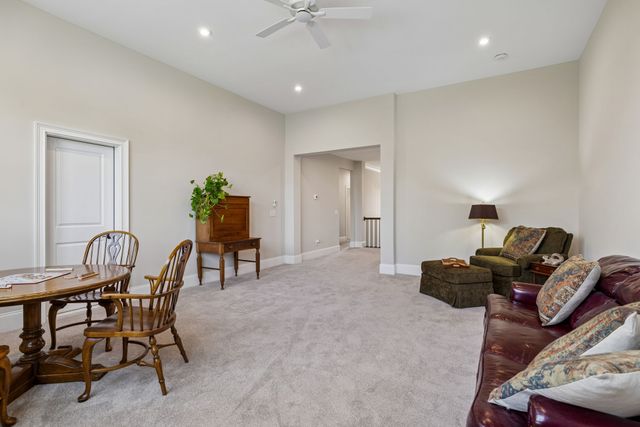 3012 Littlebury Park Dr, Thompsons Station, TN 37179