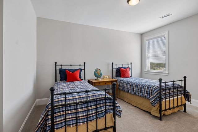 3012 Littlebury Park Dr, Thompsons Station, TN 37179