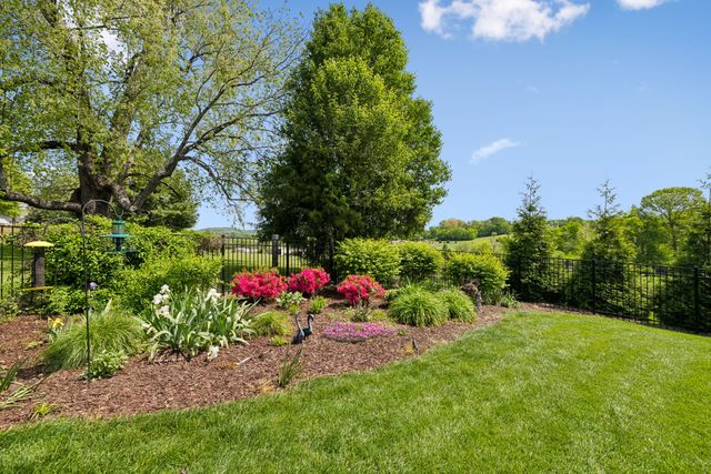 3012 Littlebury Park Dr, Thompsons Station, TN 37179