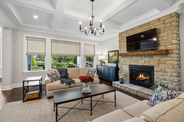 3012 Littlebury Park Dr, Thompsons Station, TN 37179