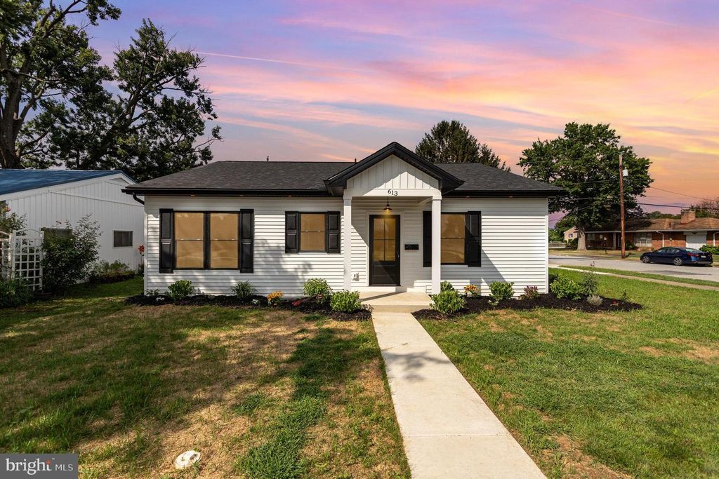 613 E KELLER ST, Mechanicsburg, PA 17055