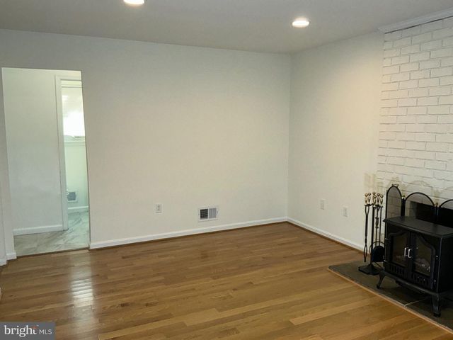 9812 WILDEN LN, Rockville, MD 20854