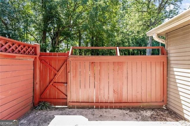 392 Northdale Court, Lawrenceville, GA 30046