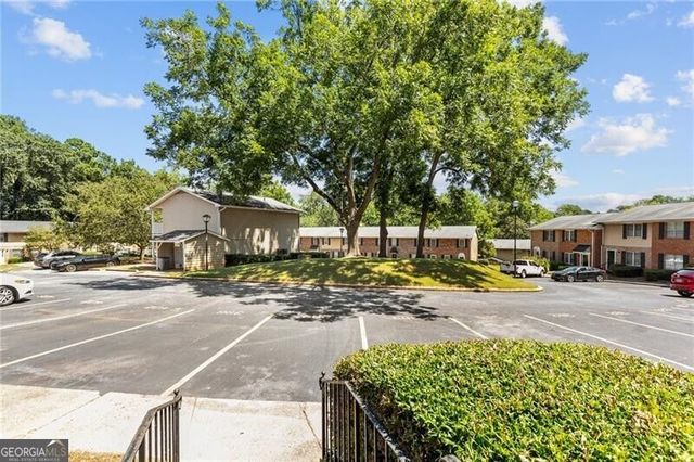 392 Northdale Court, Lawrenceville, GA 30046
