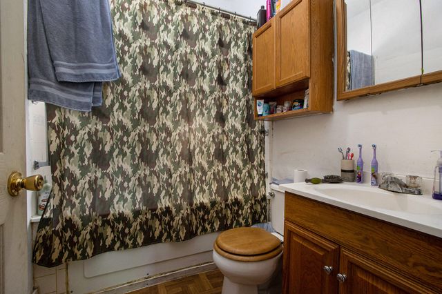 1028 Clinton Avenue, Kalamazoo, MI 49001