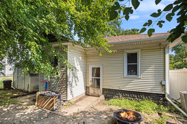 1028 Clinton Avenue, Kalamazoo, MI 49001