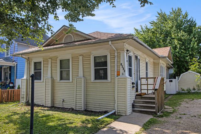 1028 Clinton Avenue, Kalamazoo, MI 49001