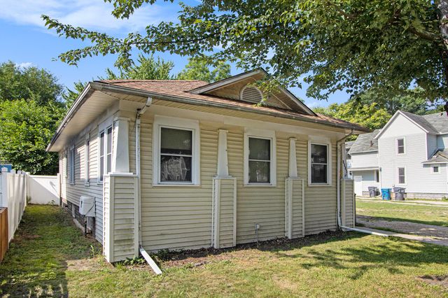 1028 Clinton Avenue, Kalamazoo, MI 49001