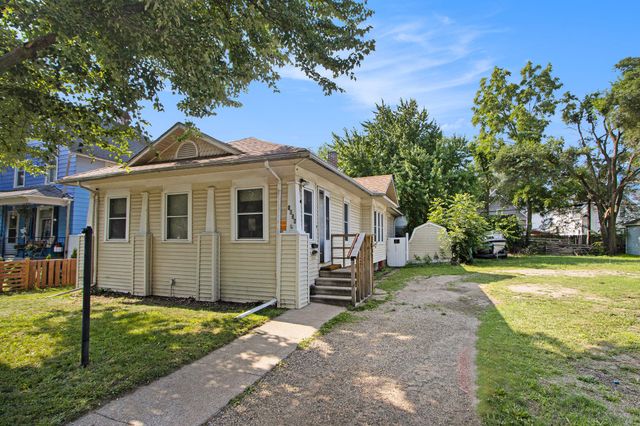 1028 Clinton Avenue, Kalamazoo, MI 49001