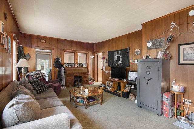 1028 Clinton Avenue, Kalamazoo, MI 49001