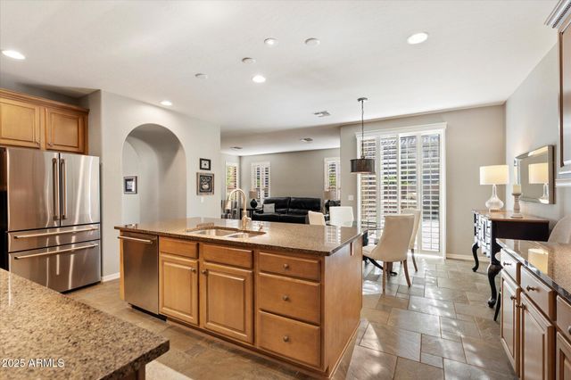 3973 E Hummingbird Lane, Phoenix, AZ 85050