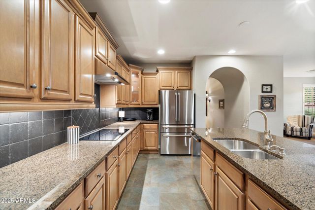 3973 E Hummingbird Lane, Phoenix, AZ 85050