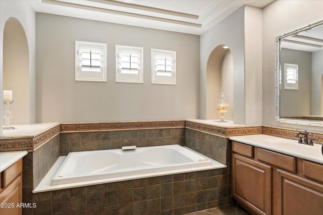 3973 E Hummingbird Lane, Phoenix, AZ 85050