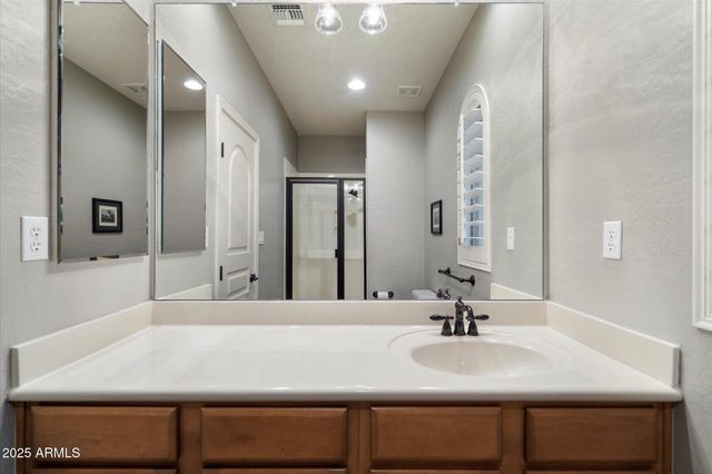 3973 E Hummingbird Lane, Phoenix, AZ 85050