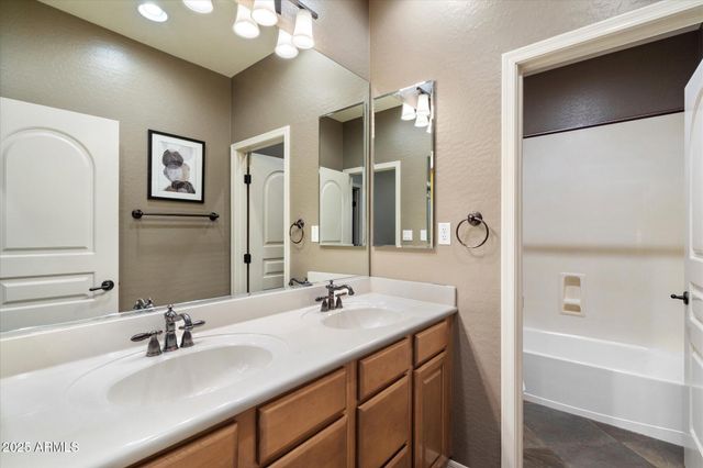 3973 E Hummingbird Lane, Phoenix, AZ 85050