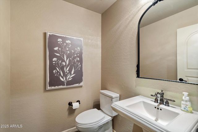 3973 E Hummingbird Lane, Phoenix, AZ 85050