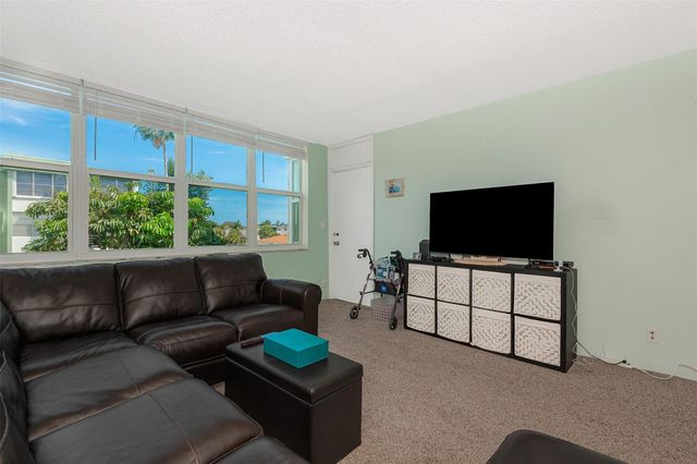 2751 Taft Street 305, Hollywood, FL 33020