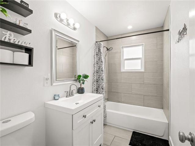 2984 E Norwich, Fresno, CA 93726