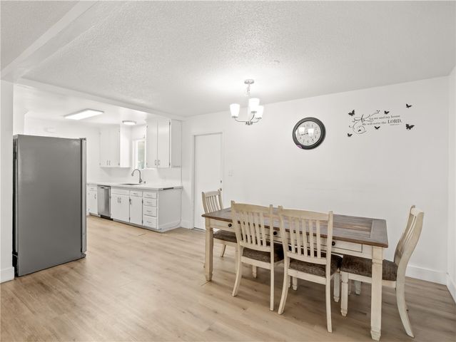 2984 E Norwich, Fresno, CA 93726