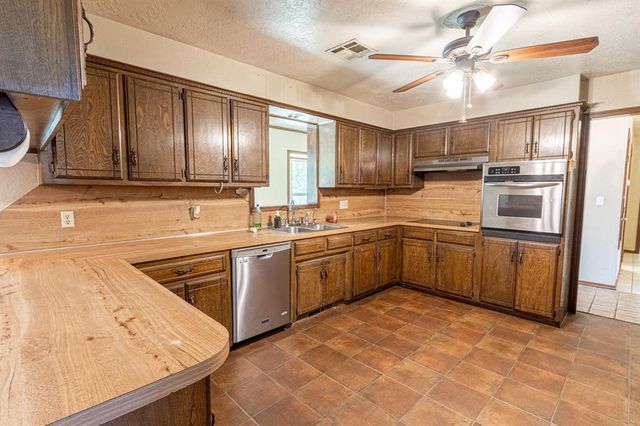 31169 Santa Fe Avenue, Norman, OK 73072