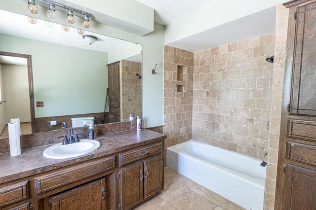 31169 Santa Fe Avenue, Norman, OK 73072