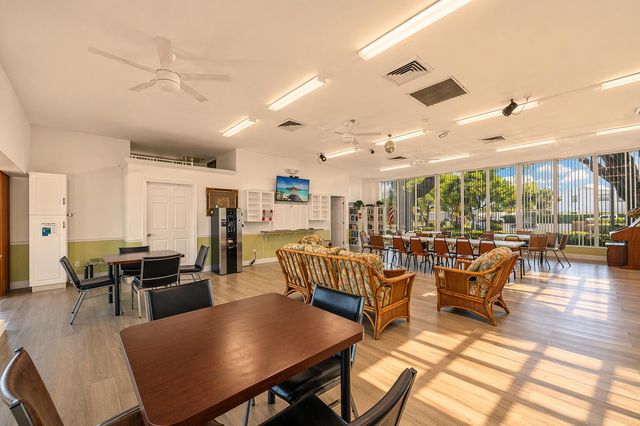 2631 W Golf Boulevard, Pompano Beach, FL 33064