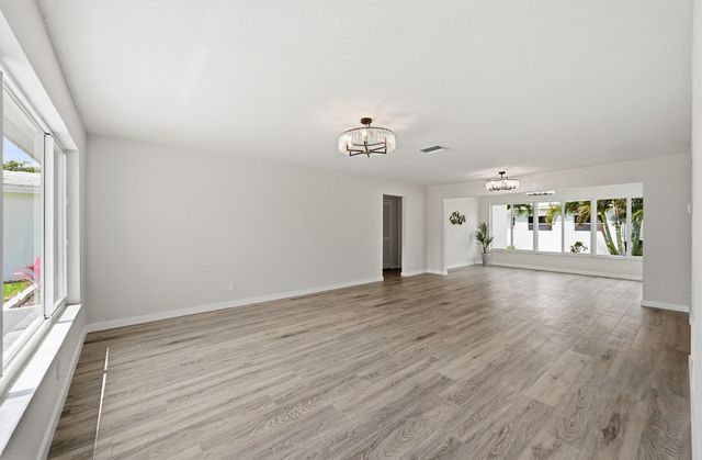 2631 W Golf Boulevard, Pompano Beach, FL 33064