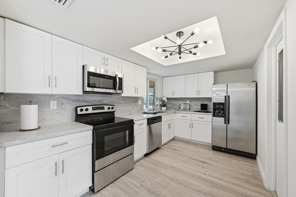 2631 W Golf Boulevard, Pompano Beach, FL 33064