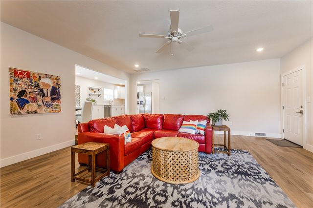 1102 NW 7th Street, Bentonville, AR 72712