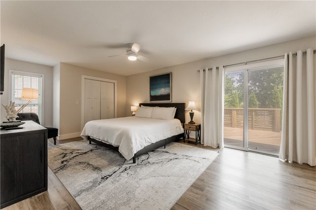1102 NW 7th Street, Bentonville, AR 72712