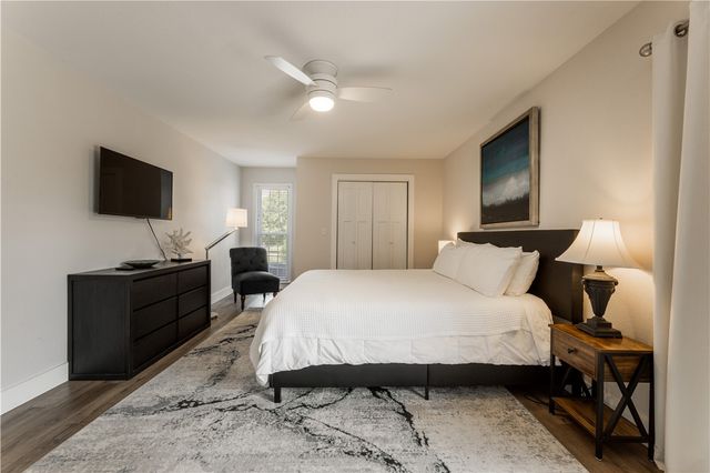1102 NW 7th Street, Bentonville, AR 72712