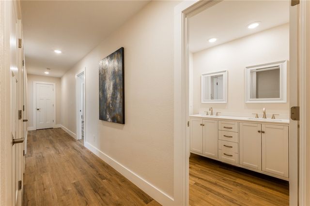 1102 NW 7th Street, Bentonville, AR 72712