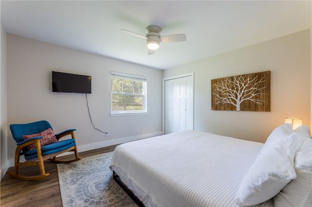 1102 NW 7th Street, Bentonville, AR 72712