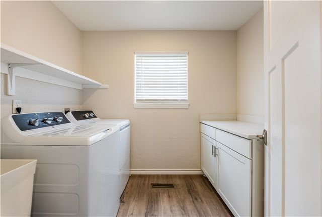 1102 NW 7th Street, Bentonville, AR 72712