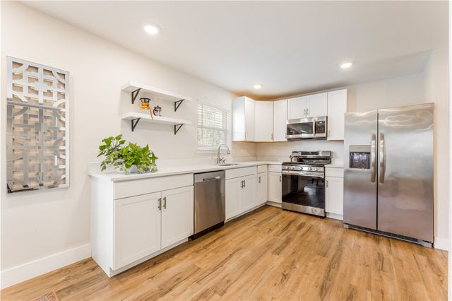 1102 NW 7th Street, Bentonville, AR 72712