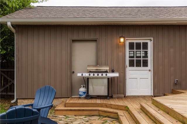 1102 NW 7th Street, Bentonville, AR 72712