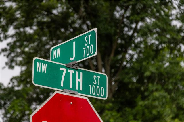 1102 NW 7th Street, Bentonville, AR 72712