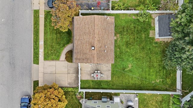 20 Needle Lane, Levittown, NY 11756