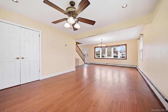 20 Needle Lane, Levittown, NY 11756