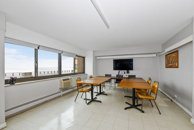 7337 S South Shore Drive 529, Chicago, IL 60649