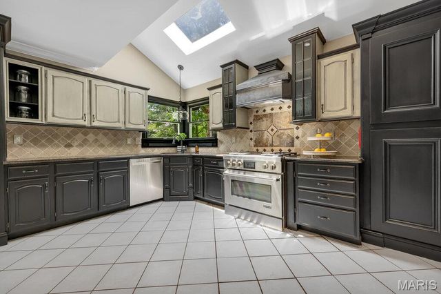 164 Crestmont Circle, Wildwood, MO 63040