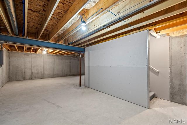 309 E Arlee Avenue, St Louis, MO 63125